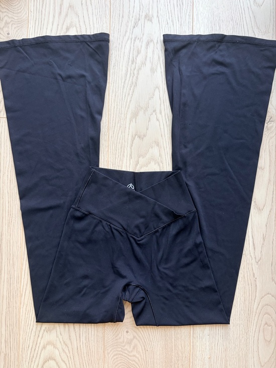 Sunzel Pants - 3/$20 Sunzel Crossover Flare Yoga Pants Black High Waisted Tummy Control Size XS